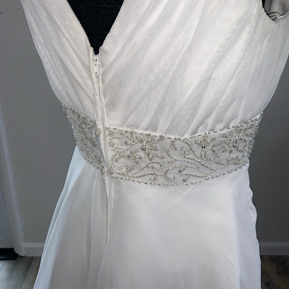 🚫SOLD🚫V-neck flowing boho White wedding gown sz 8 - Picture 6 of 9